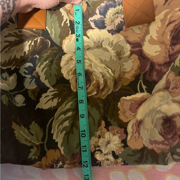 Vintage Print Weekend Bag - Picture 9 of 11